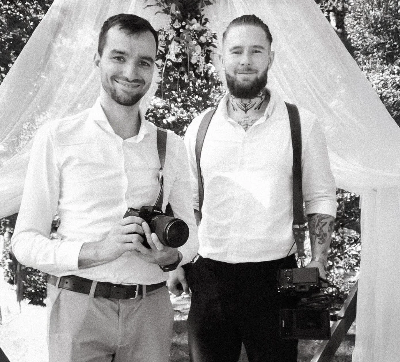 Svatební fotograf nebo kameraman? Proč si vzít oba